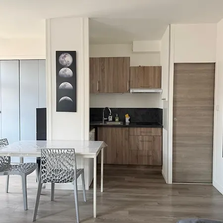 Апартаменты Le Petit Rochelais, Downtown, Air Conditioning *